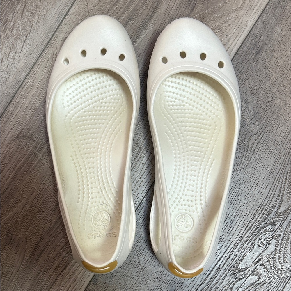 CROCS Women's Off-White Flats
